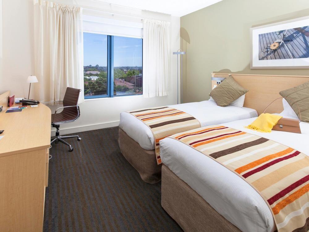 Novotel Melbourne St Kilda Exteriör bild